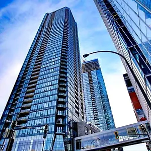 Skyline Penthouse & Condo - Downtown Montreal - Pool Spa Parking Montreal